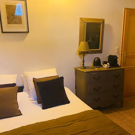 לינה וארוחת בוקר L Etape Place De L Etape Fontainebleau *