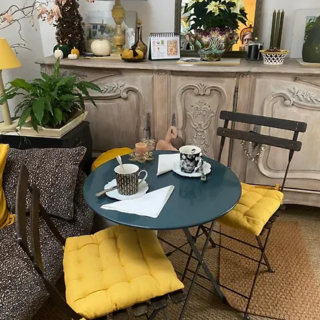 L Etape Place De L Etape Fontainebleau פונטנבלו